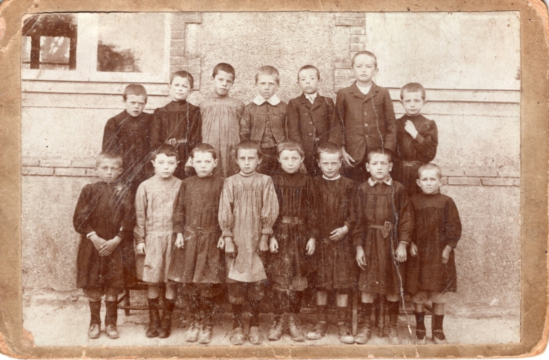 Classe de garçons d'une école non localisée