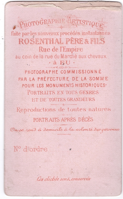 Homme au front dégarni