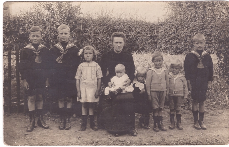 Mère d'une famille nombreuse pendant la Première Guerre mondiale. 