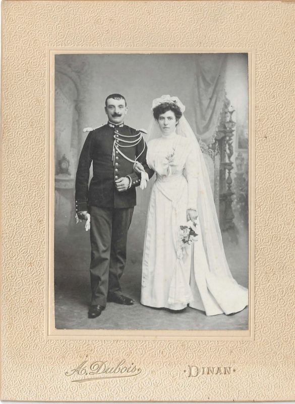 Portrait de mariage d'un gendarme