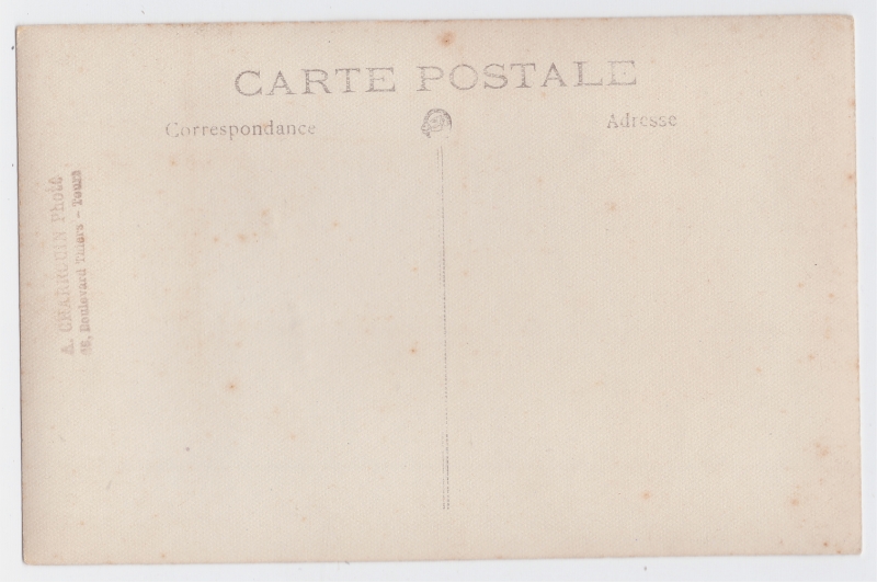 Homme âgé en veston
