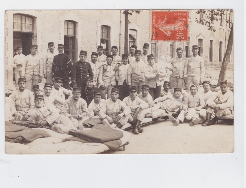 Soldats dans une caserne d'Angers