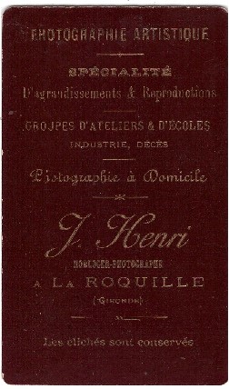 Bébé assis
