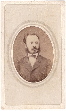 Homme (portrait en médaillon)