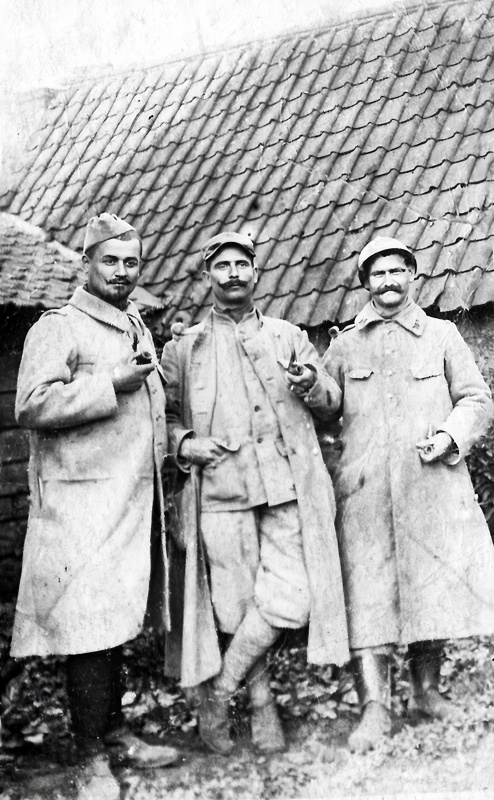 Trois Poilus en 1915