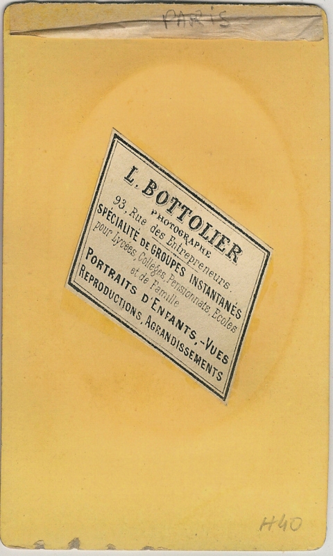 Homme en buste de trois quarts
