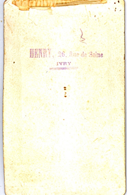 Bambin et son cerceau