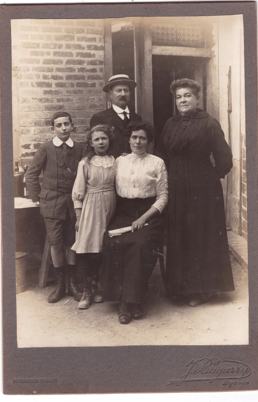 Raymond et Simone Bourson et leurs grands-parents