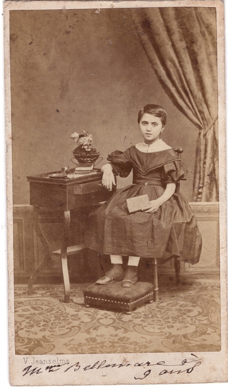 Mlle Bellemare, âgée de 9 ans.