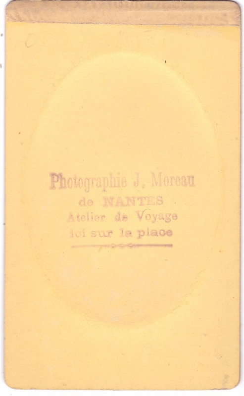 Homme à l'air martial