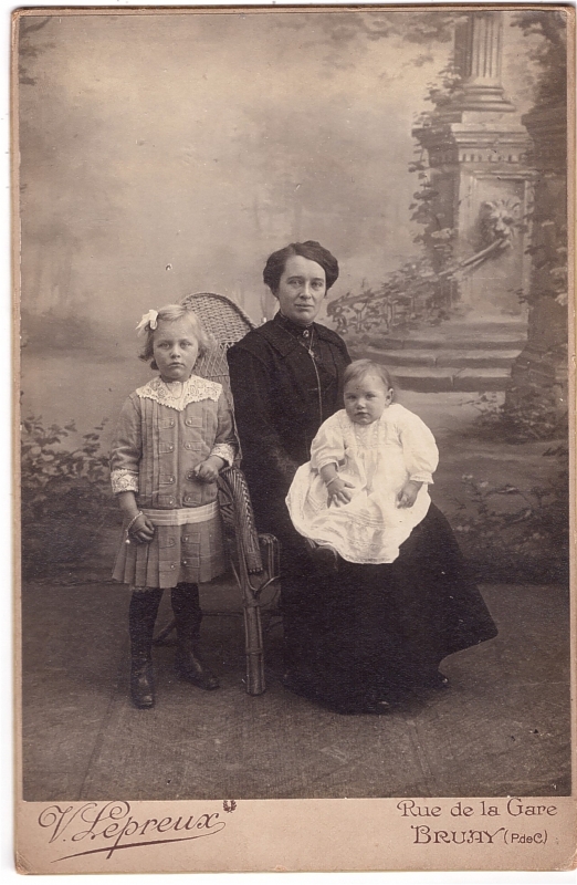 Mère et ses deux enfants