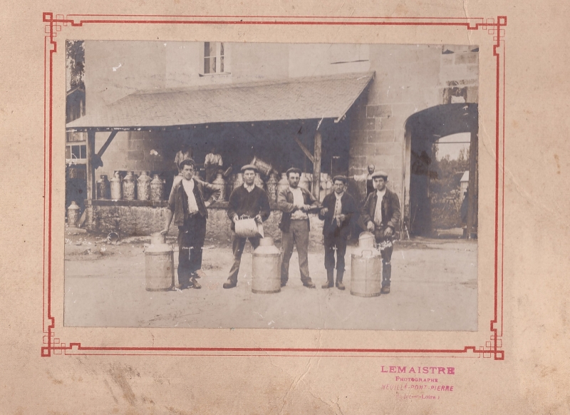 Personnel d'une laiterie (?)