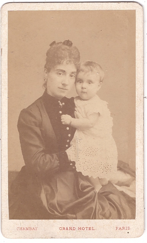 Jeune femme et son enfant