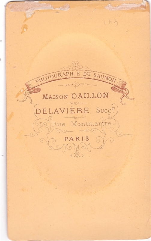 Homme en buste (portrait en médaillon)