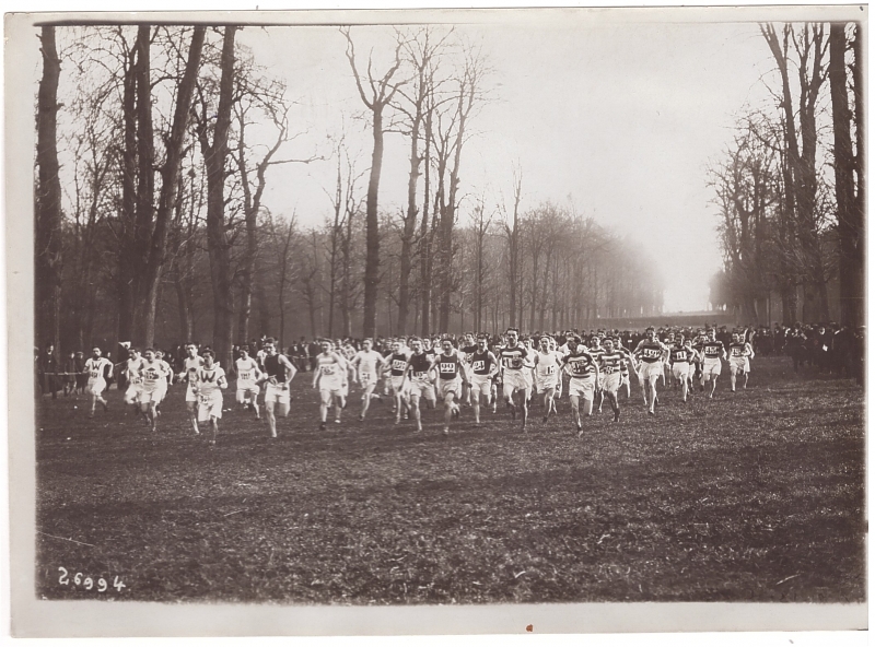 Championnat de cross-country de Paris - Le départ.