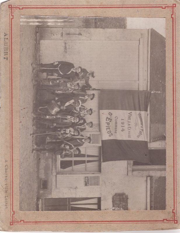 Les conscrits d'Epieds (Loiret) en 1914.