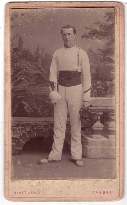 Escrimeur posant en atelier