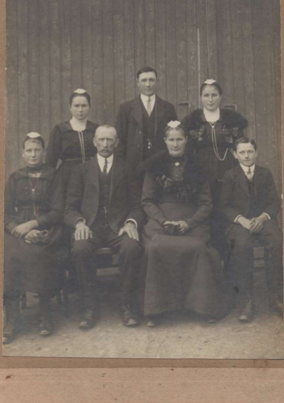 Pierre et Eugénie Massard et leurs enfants