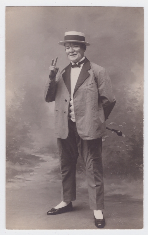 Artiste style Maurice Chevalier