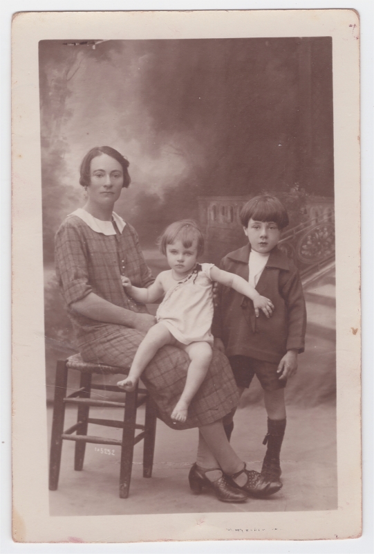 Mère et ses deux enfants