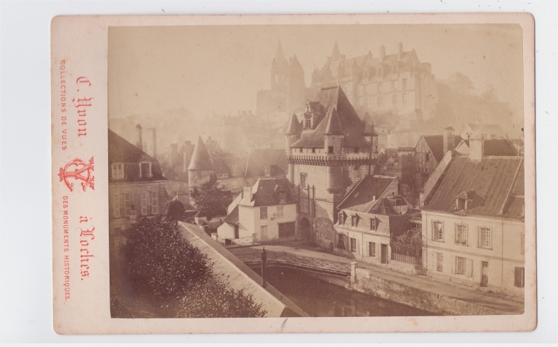 Loches - Porte des Cordeliers donnant sur l'Indre