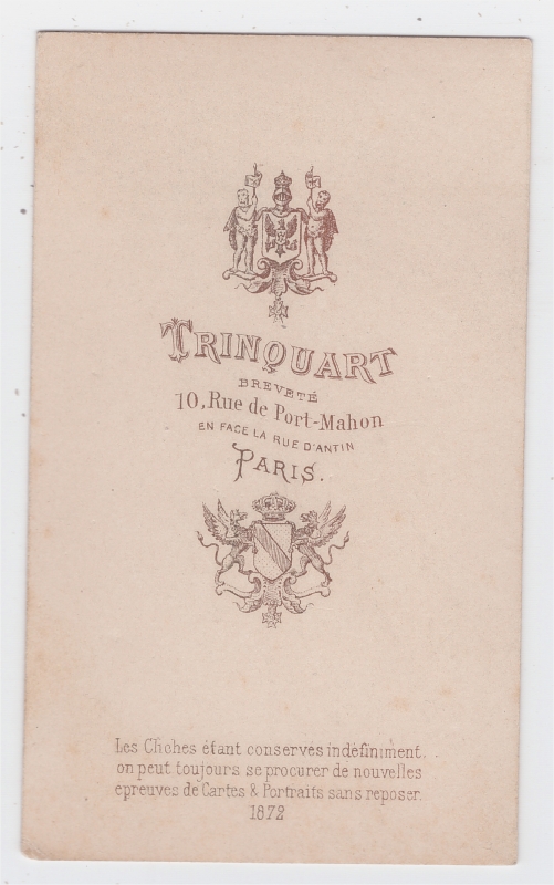 Homme âgé à la barbe fournie