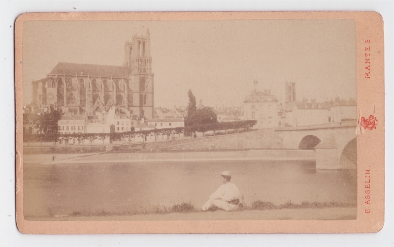 Collégiale Notre-Dame vue de la Seine