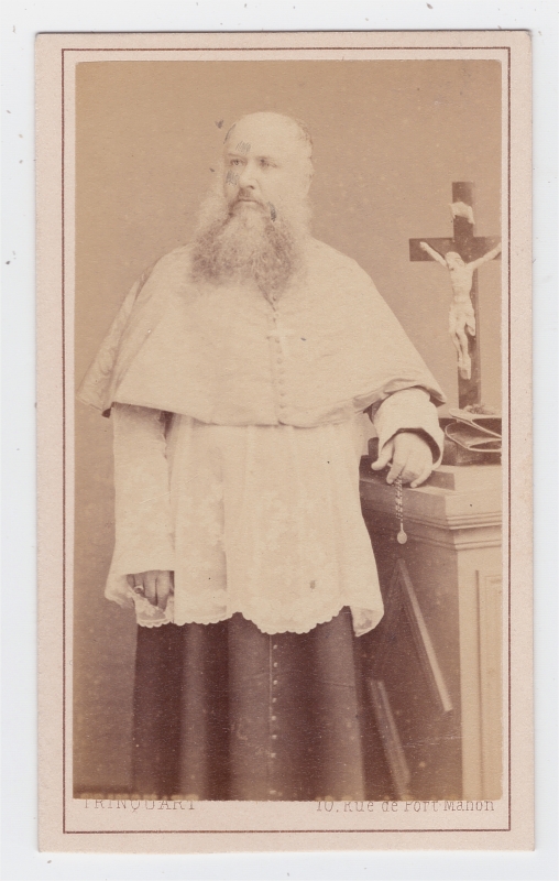 Ecclésiastique à la barbe fournie