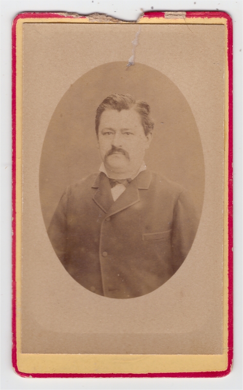 Homme moustachu (médaillon)