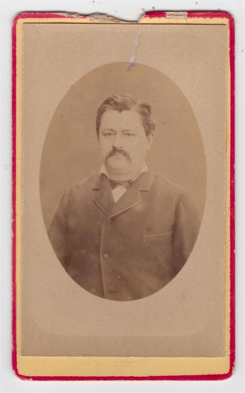 Homme moustachu (médaillon)