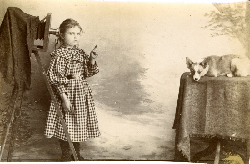 Jeanne Lahougue et son chien