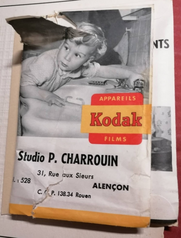 Pochette du studio Charrouin.