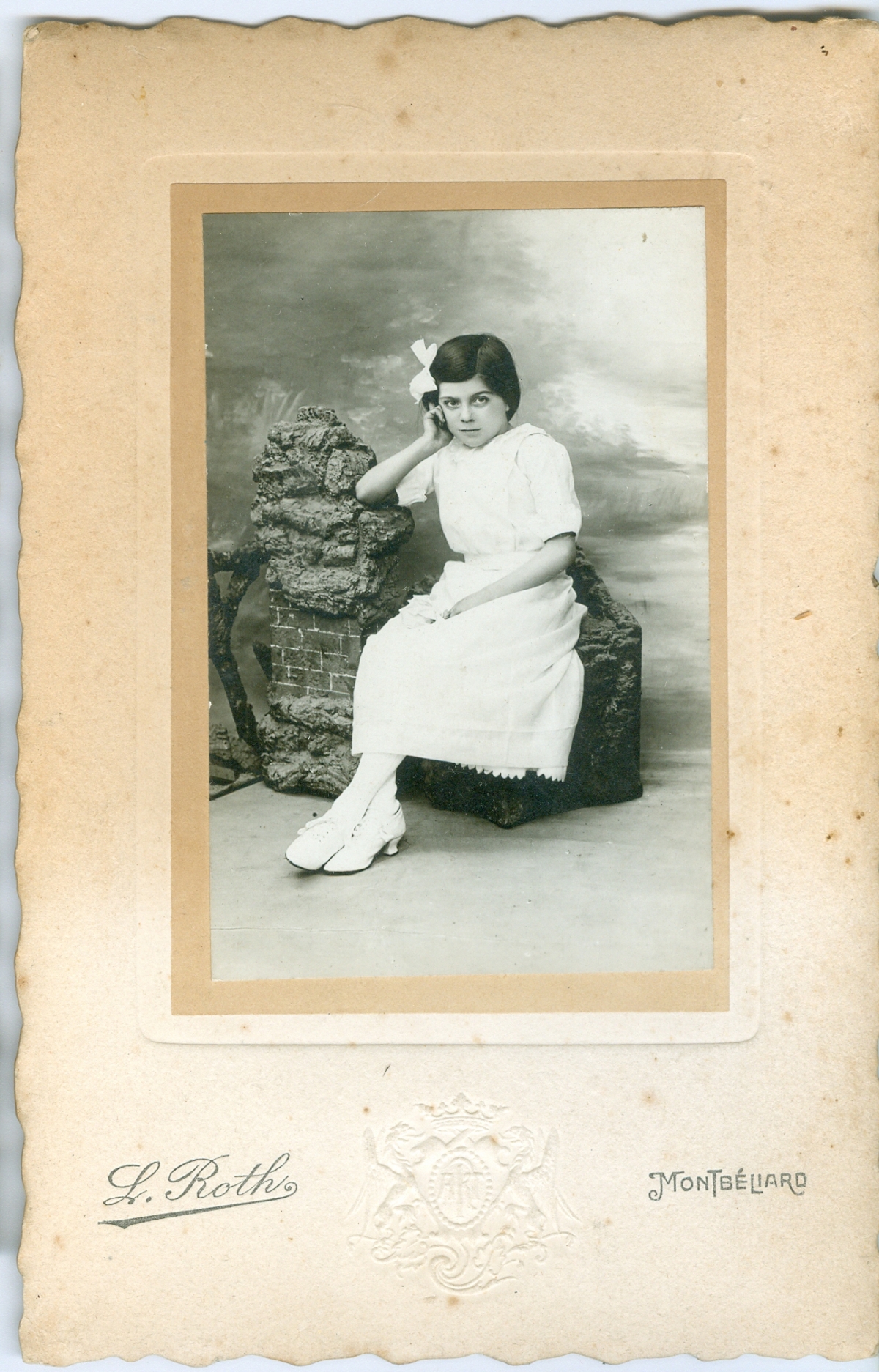 Négatif Photo Verre – Jeune Femme Sur Rocher – Années 1910-1920 – 6x4,5 Cm